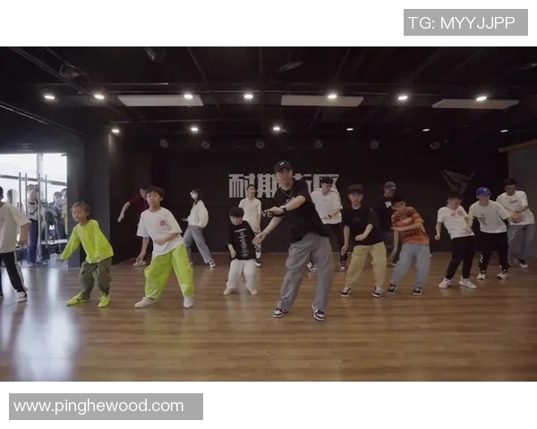 赛后复盘：西安街舞队与成都街舞队速度较量的精彩瞬间与战术分析