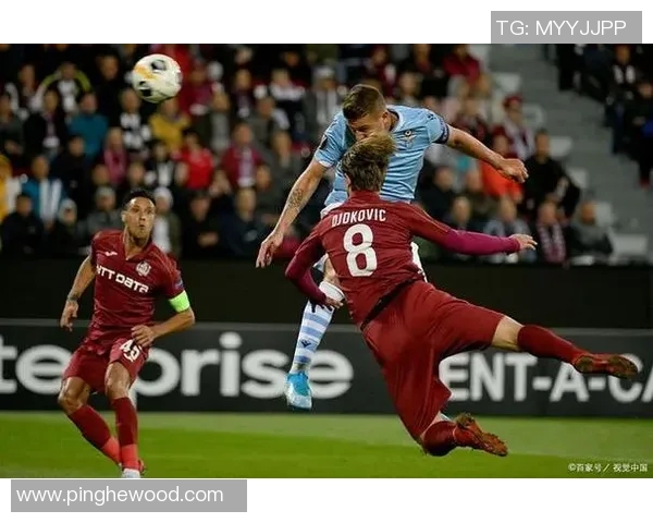 克卢日与萨迪纳摩的激烈对决揭示了足球战术的精彩与魅力