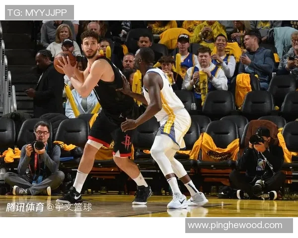 戈登与汤普森对决分析谁能在赛场上更胜一筹的精彩较量 戈登与汤普森对决分析谁能在赛场上更胜一筹的精彩较量