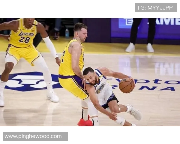 2012年湖人与勇士的激烈对决回顾与分析篮球历史中的经典时刻