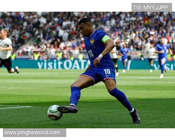 姆巴佩领衔法国队冲击世界杯冠军展现超凡实力与团队默契