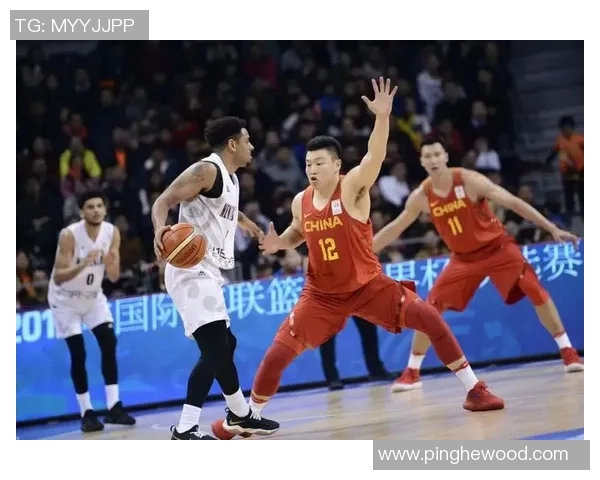 中国蓝队迎战新西兰篮球队力争胜利展现实力与团队精神