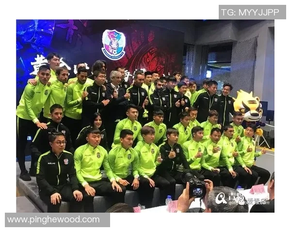 大连超越与青岛黄海激战正酣谁能在赛场上笑到最后