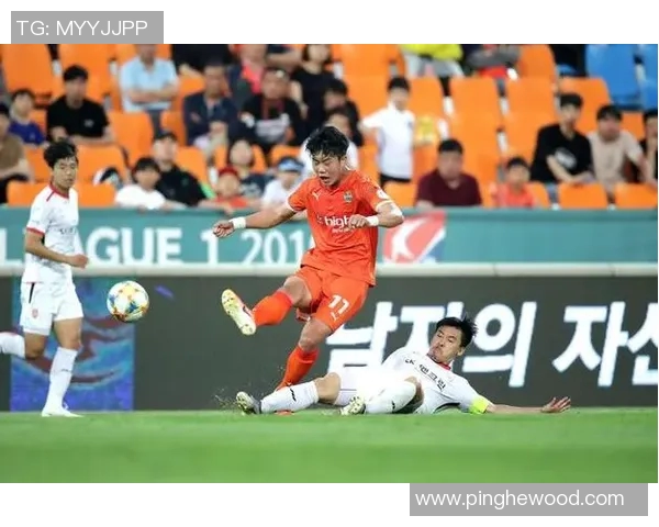 水源蓝翼与济州联队激战正酣期待精彩对决展现足球魅力与团队精神